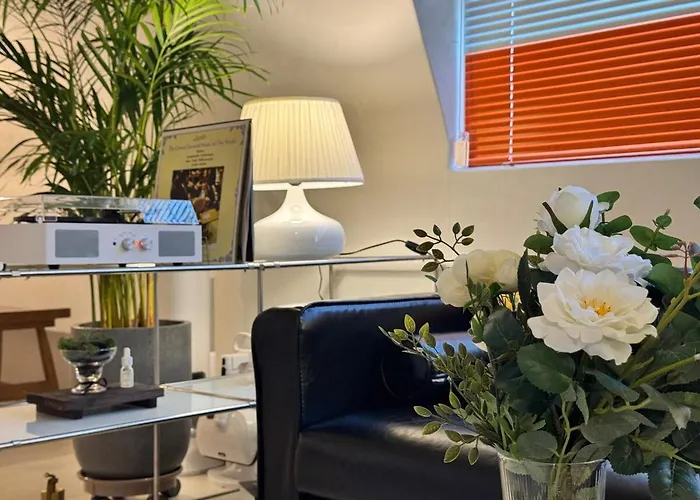 1 Min To Subway , 3 Queen Beds , Up To 6 Guests , Center Appartamento Seul