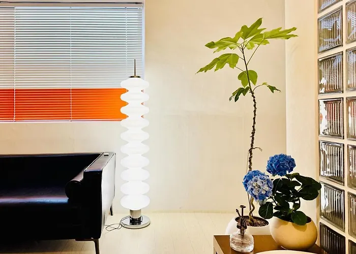 1 Min To Subway , 3 Queen Beds , Up To 6 Guests , Center * Seul