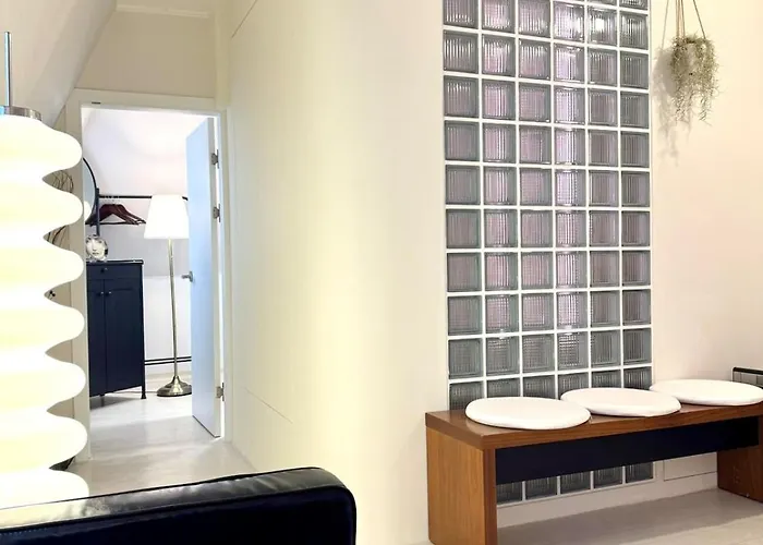 Appartamento 1 Min To Subway , 3 Queen Beds , Up To 6 Guests , Center